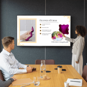 Presentación de producto proyectada en pantalla.