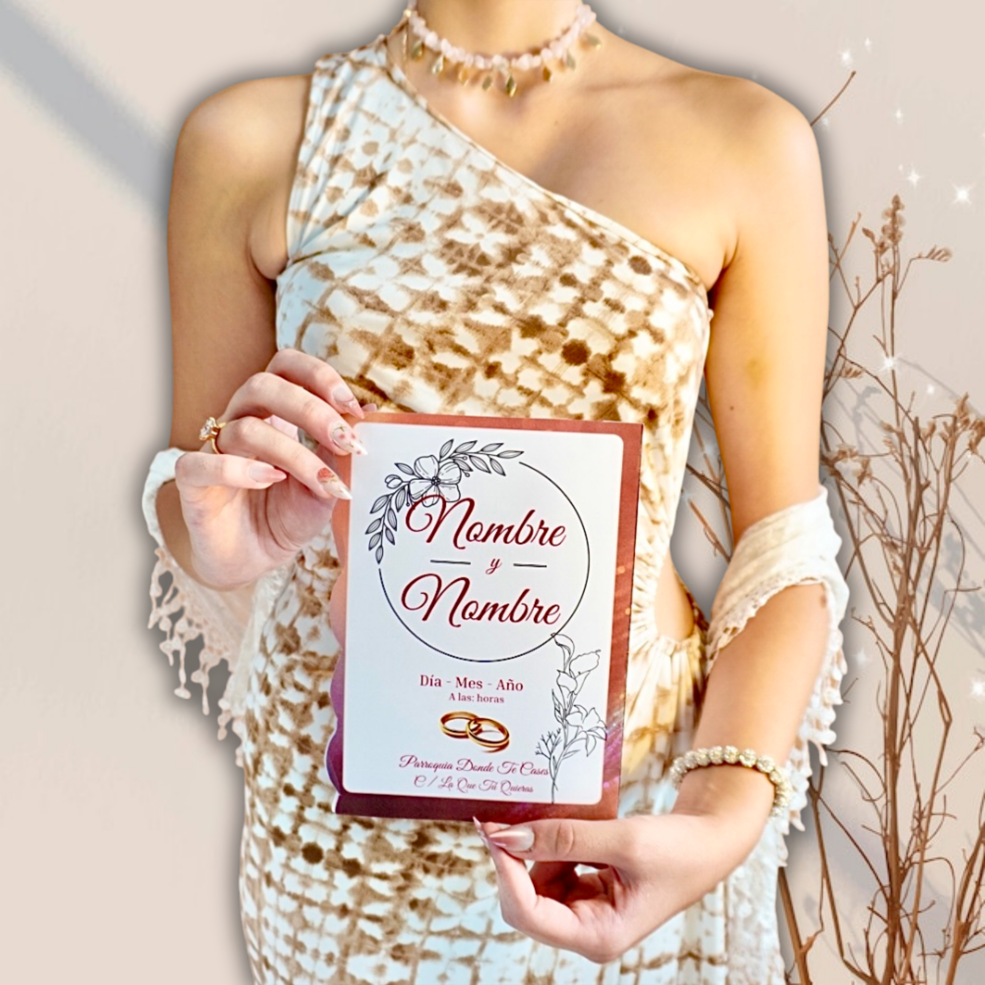 Chica sujetando el programa